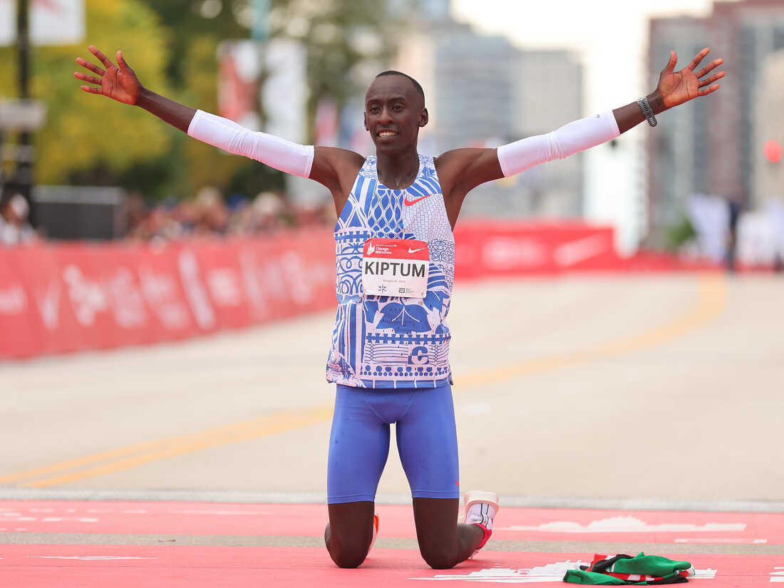 Chính thức công nhận kỷ lục thế giới chạy marathon của Kelvin Kiptum