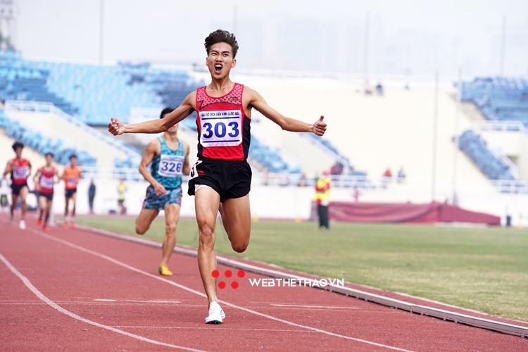 Chàng trai Hà Tĩnh đả bại cặp tuyển thủ vô địch SEA Games, kỷ lục gia chạy 3000m chướng ngại vật
