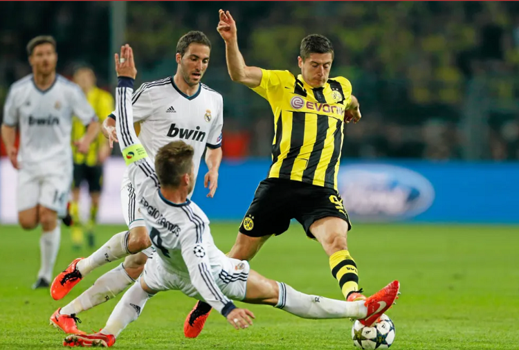 Lewandowski ra mắt ở Siêu kinh điển và cơn ác mộng cho Real Madrid