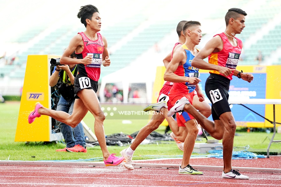 Lương Đức Phước phá sâu thông số giành HCV SEA Games 31 chạy 1500m tại giải điền kinh châu Á 2023