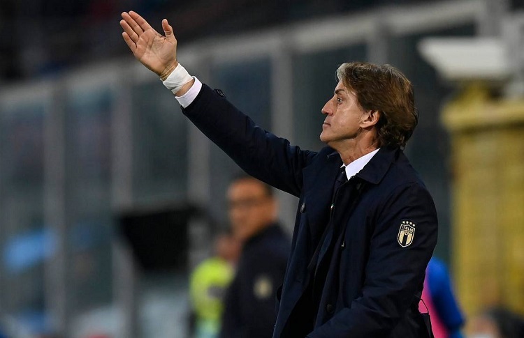 Mancini chính thức lên tiếng về tương lai sau thất bại của Italia