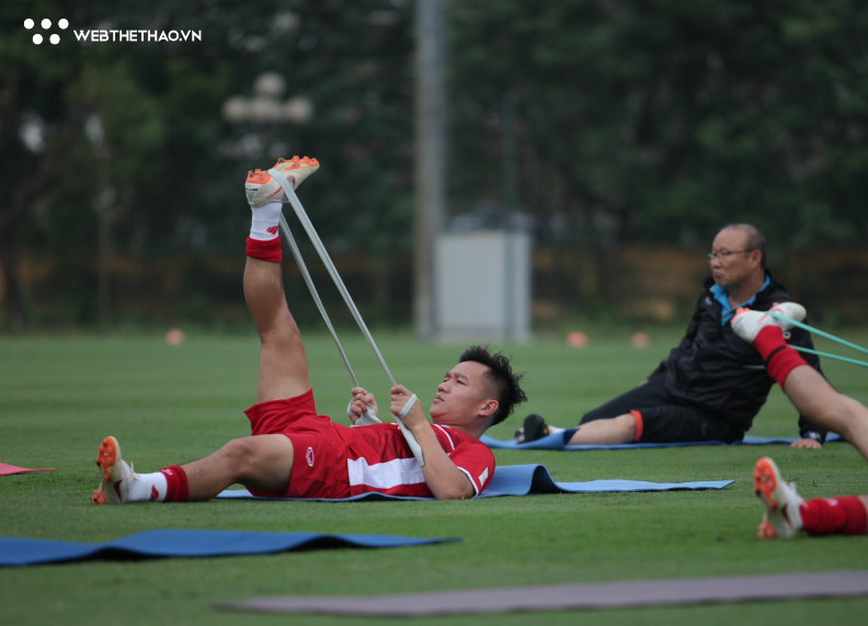 Đinh Thanh Trung: “ĐTVN cần nhớ thất bại tại AFF Cup 2016 để chuẩn bị cho giải năm nay” - Ảnh 1.