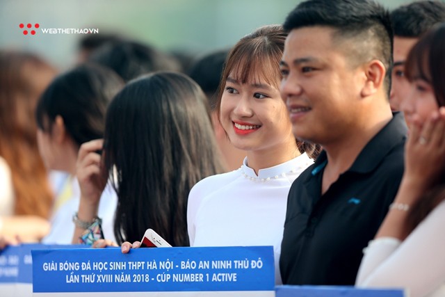 Ngắm vẻ đẹp rạng ngời các nữ sinh tại Giải bóng đá học sinh THPT Hà Nội - Báo An Ninh Thủ Đô 2018 - Ảnh 14.