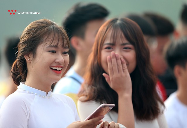 Ngắm vẻ đẹp rạng ngời các nữ sinh tại Giải bóng đá học sinh THPT Hà Nội - Báo An Ninh Thủ Đô 2018 - Ảnh 15.