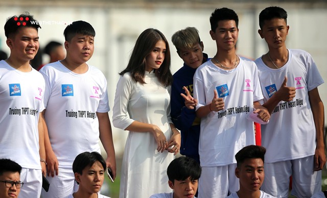 Ngắm vẻ đẹp rạng ngời các nữ sinh tại Giải bóng đá học sinh THPT Hà Nội - Báo An Ninh Thủ Đô 2018 - Ảnh 11.