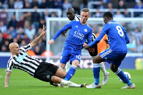 Không phải Paul Pogba hay Eden Hazard, bất ngờ với cầu thủ bị phạm lỗi nhiều nhất ở Ngoại hạng Anh 2018/19 - Ảnh 5.