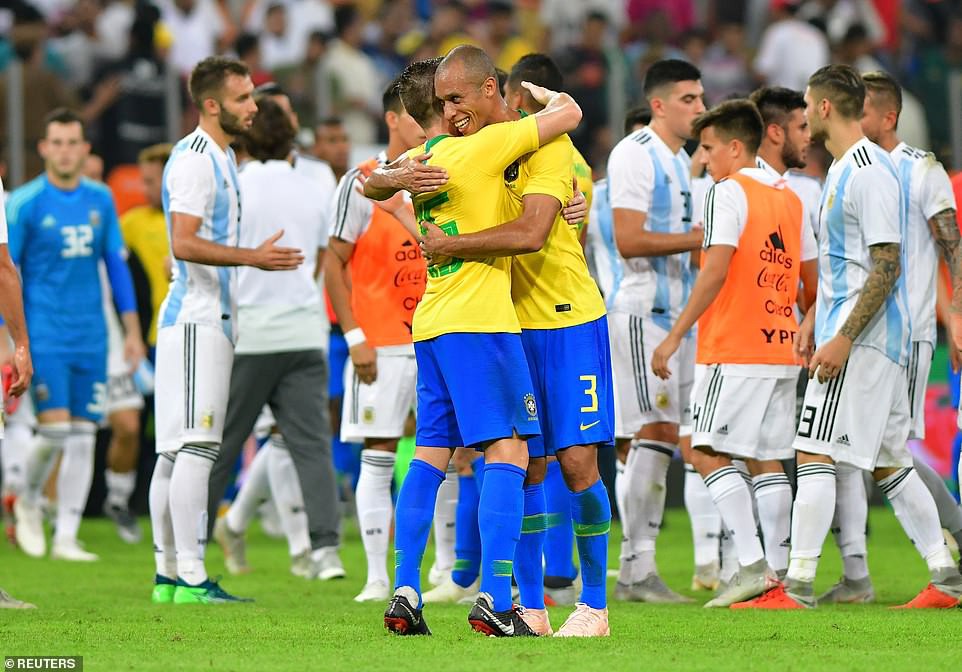 Neymar vượt mặt Pele và những điểm nhấn khi Brazil hạ gục Argentina - Ảnh 3.