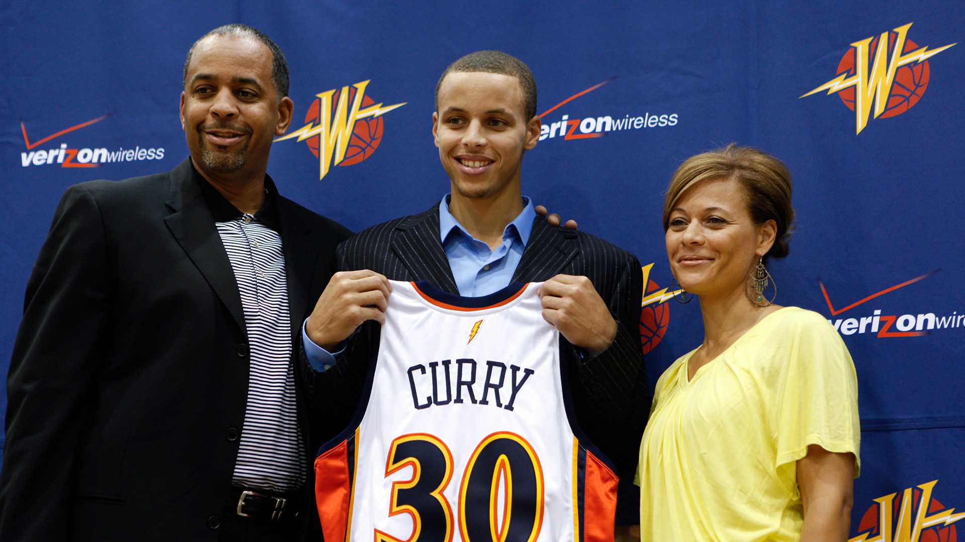 Stephen Curry - Vị thánh ở Oracle Arena - Ảnh 3.