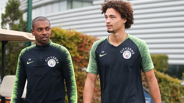 Những thống kê ấn tượng sau thành tích bất bại của Man City ở Ngoại hạng Anh