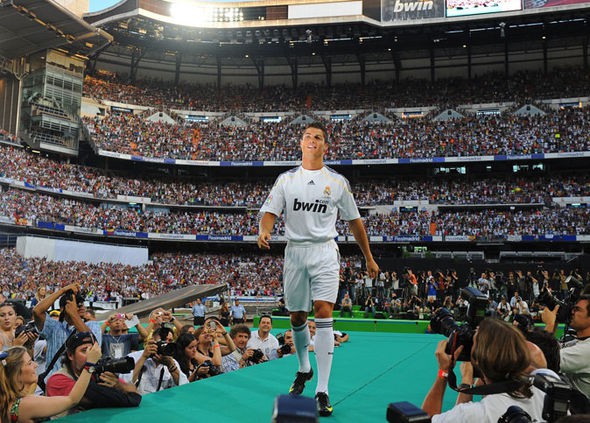 Hazard đang dùng chiến thuật của Cristiano Ronaldo để gia nhập Real Madrid - Ảnh 1.