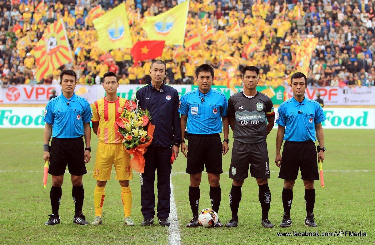 Tổ trọng tài Malaysia bắt trận chung kết ngược cho vé xuống hạng V.League 2018 - Ảnh 1.