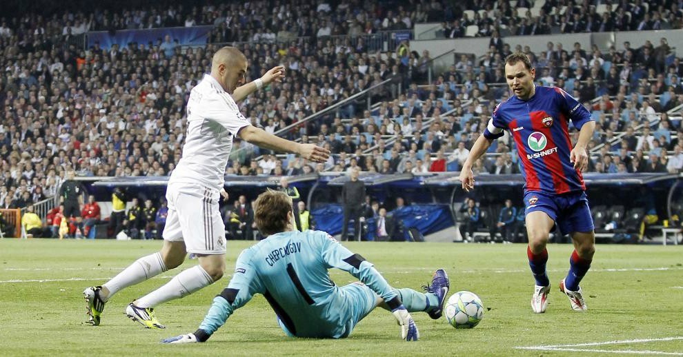 Benzema cầu “vận may” giải cơn hạn bàn thắng giúp Real hạ CSKA Moscow - Ảnh 7.