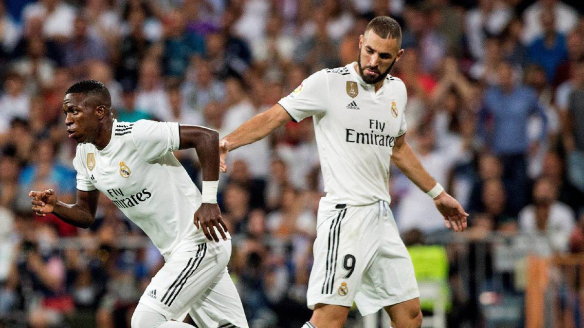 Benzema cầu “vận may” giải cơn hạn bàn thắng giúp Real hạ CSKA Moscow - Ảnh 1.