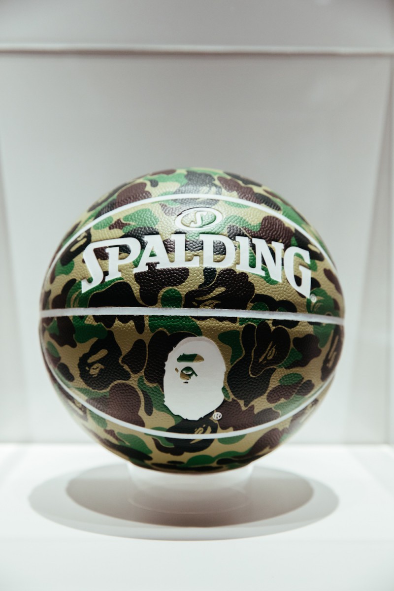 Mê mẩn với bộ sưu tập áo đấu BAPE x NBA cực ngầu từ A Bathing Ape - Ảnh 3.