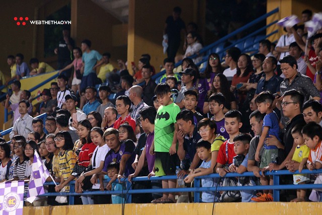 Chùm ảnh: Hà Nội FC vỡ òa hạnh phúc khi chính thức đăng quang V League 2018 - Ảnh 3.
