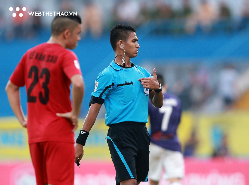Tổ trọng tài Malaysia bắt trận chung kết ngược cho vé xuống hạng V.League 2018 - Ảnh 3.