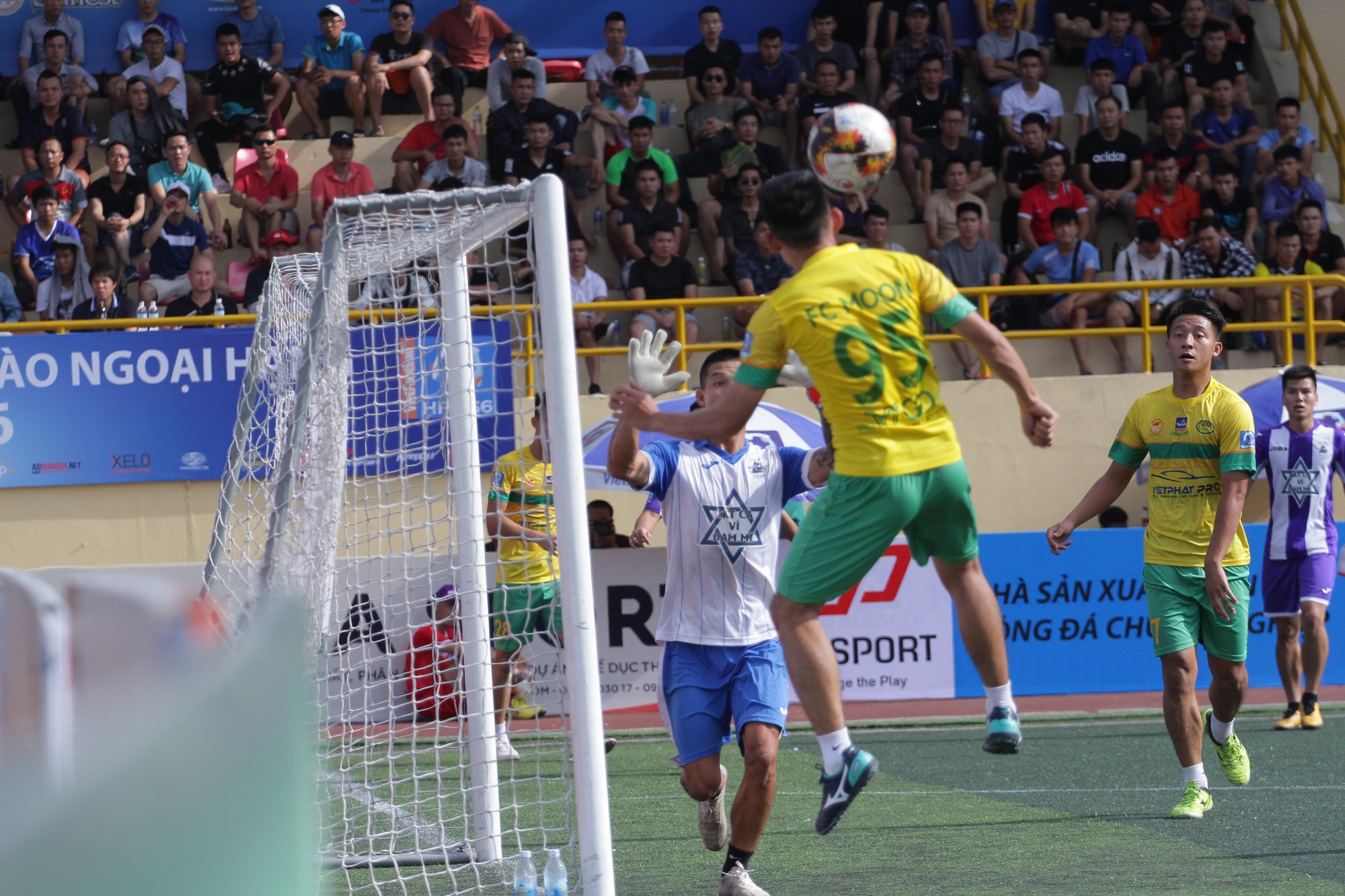 Lội ngược dòng ấn tượng, FC Du Lịch giành 3 điểm đầu tiên tại sân chơi HPL - Ảnh 2.