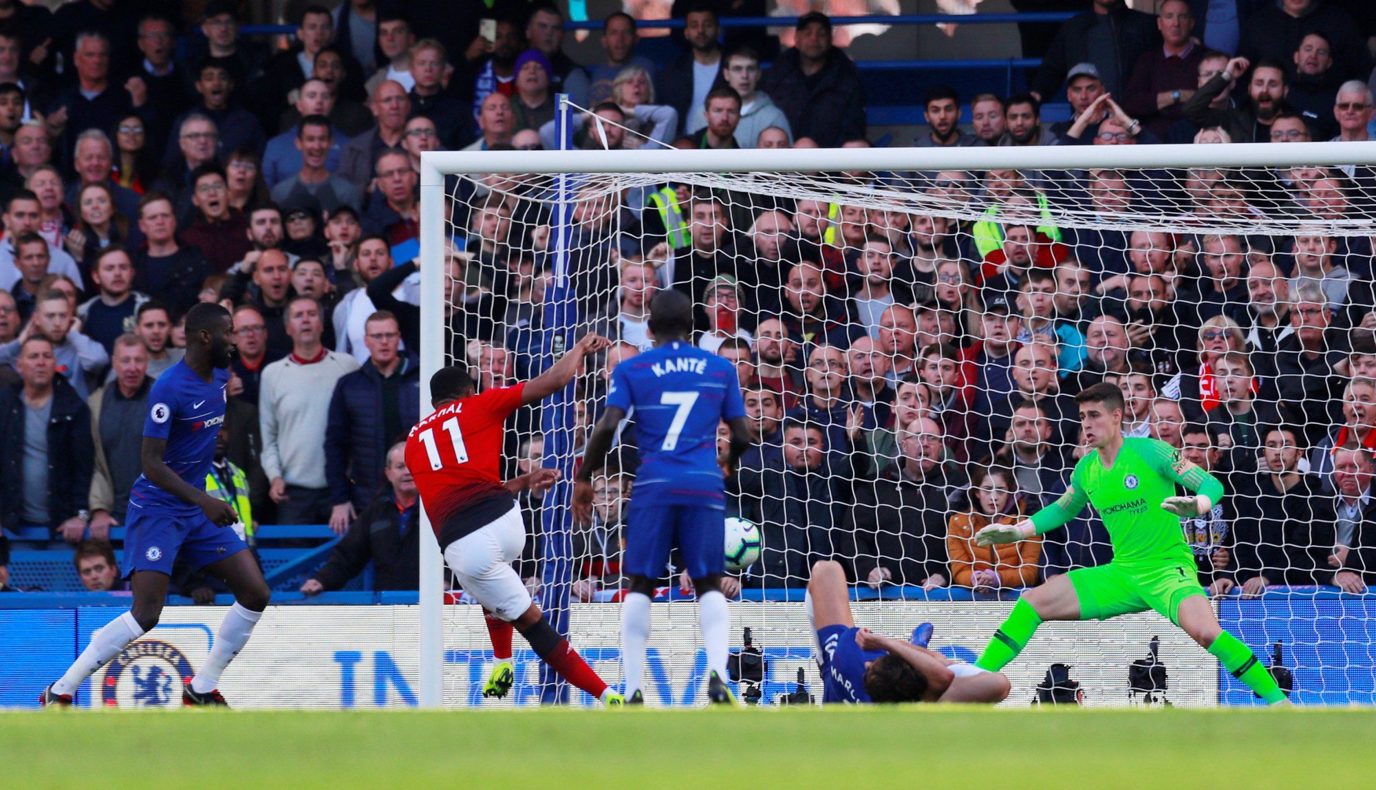 David Luiz đá xoáy Man Utd: Chỉ có một đội chơi bóng ở Stamford Bridge - Ảnh 5.