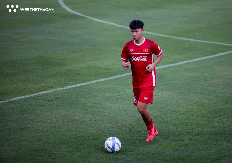 Đội tuyển Việt Nam đang biến đổi vị trí chạy cánh trước thềm AFF Cup 2018 - Ảnh 5.