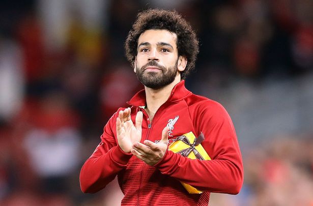 Bí ẩn từ món quà mà Mohamed Salah trao đổi với cổ động viên Liverpool - Ảnh 3.