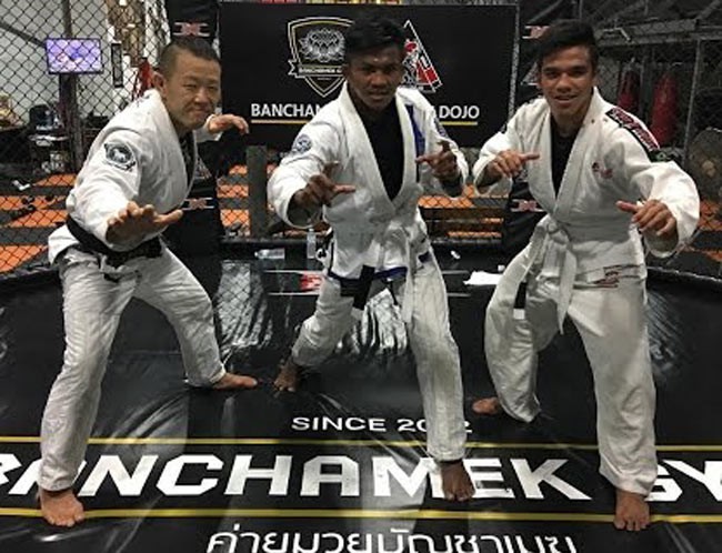 Bản lĩnh thánh Muay Buakaw trên sàn MMA như thế nào? - Ảnh 4.