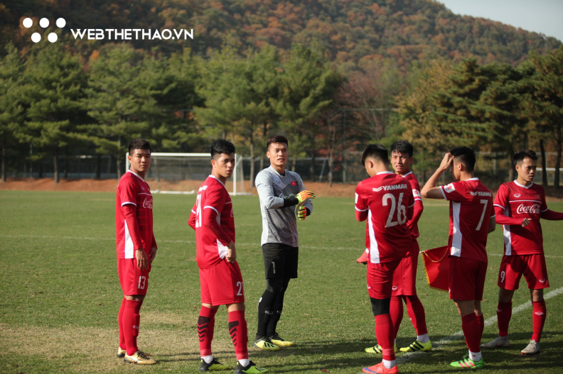 Thắng FC Seoul, đội tuyển Việt Nam được nghỉ ngơi, xả trại đi mua sắm  - Ảnh 2.