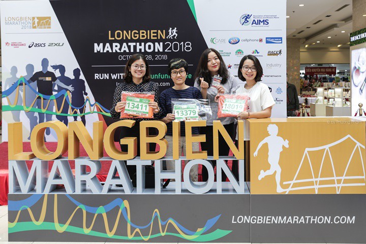 Hoành tráng Hội chợ Expo Longbien Marathon 2018 - Ảnh 15.