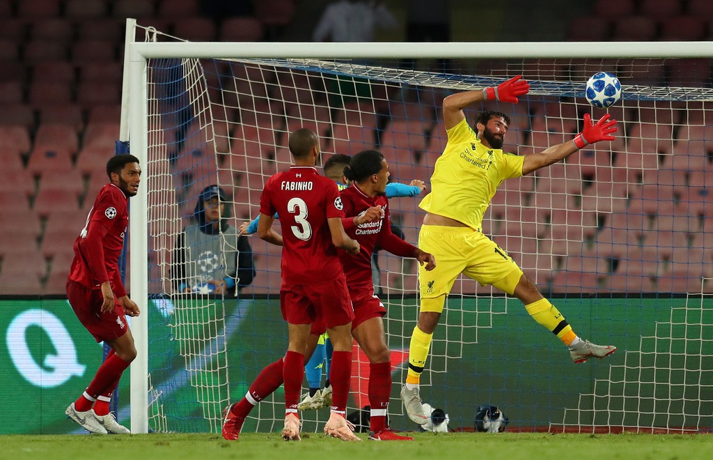 Liverpool vs Cardiff: Alisson san bằng kỷ lục, Salah “hành hạ” tân binh - Ảnh 2.