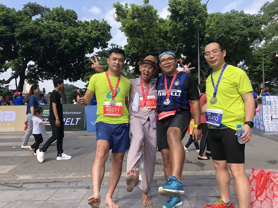 Wah Sing Tan: Vua chân đất U70 tuổi chạy marathon ở Hà Nội - Ảnh 13.