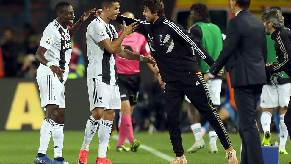 Ronaldo rực sáng với cú đúp và top 5 điểm nhấn không thể bỏ qua ở trận Empoli - Juventus - Ảnh 7.