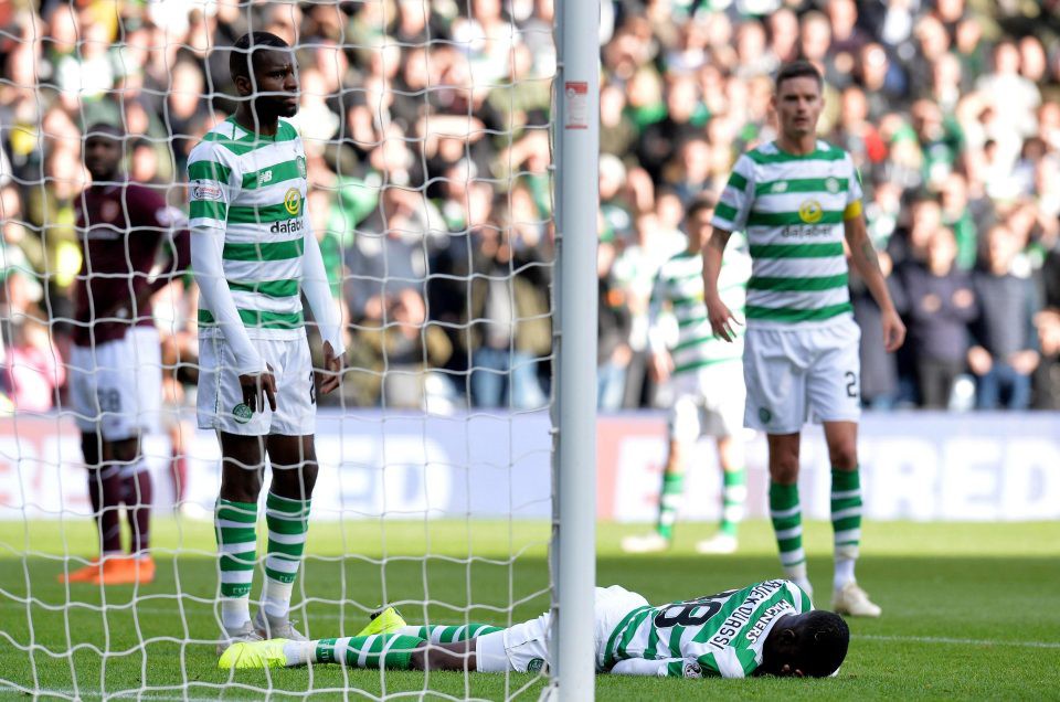 Hy hữu: Sao Celtic bị đối thủ bóp của quý, đau chảy nước mắt rời sân - Ảnh 3.