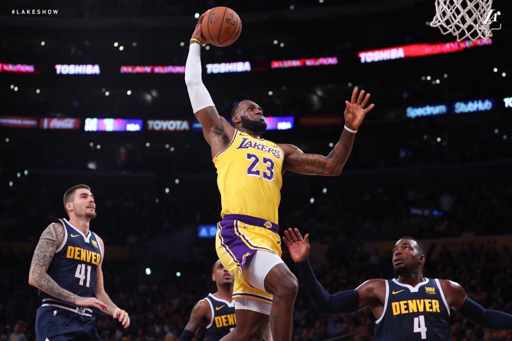 Nhu cầu mua vé xem LeBron James và Lakers tăng đến 400%, hơn cả ĐKVĐ Golden State Warriors - Ảnh 1.