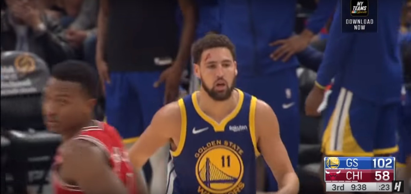 Vì sao Klay Thompson quyết định đeo băng đầu trong trận đấu kỷ lục? - Ảnh 1.