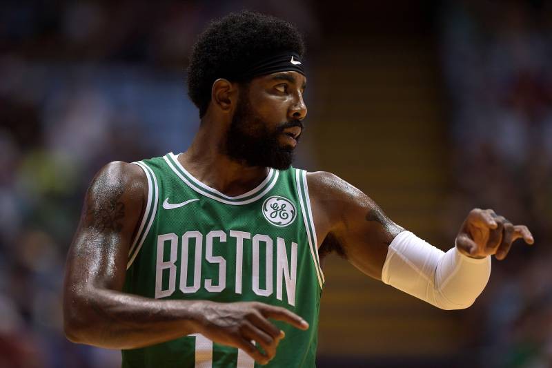 Danny Ainge: Kyrie Irving có thể trở thành cầu thủ giỏi nhất thế giới - Ảnh 1.