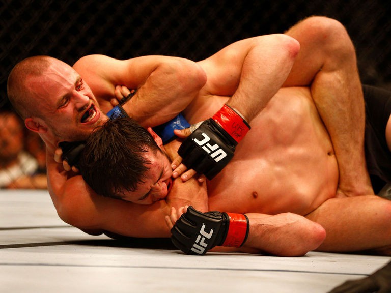 Khabib vs Conor và những pha Neck Crank kinh dị khác trong lịch sử UFC - Ảnh 6.