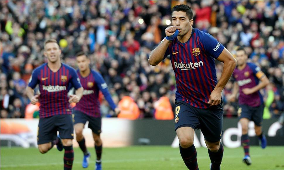 Không có Messi, Luis Suarez trở thành chỉ huy tối cao với thành tích khó tin ở Barca - Ảnh 1.