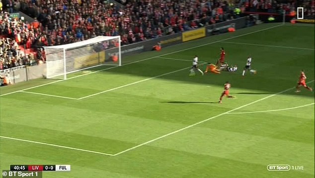 Salah đã ghi bàn chớp nhoáng cho Liverpool theo cách khó tin thế nào? - Ảnh 4.