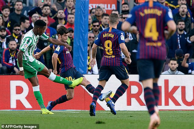 Messi trở lại và 5 điểm nhấn ở trận thua của Barcelona trước Betis - Ảnh 1.