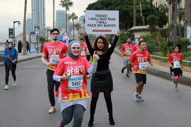 Giải Beirut Marathon: Những cô gái muốn gặp kẻ hiếp dâm trở thành tâm điểm - Ảnh 1.