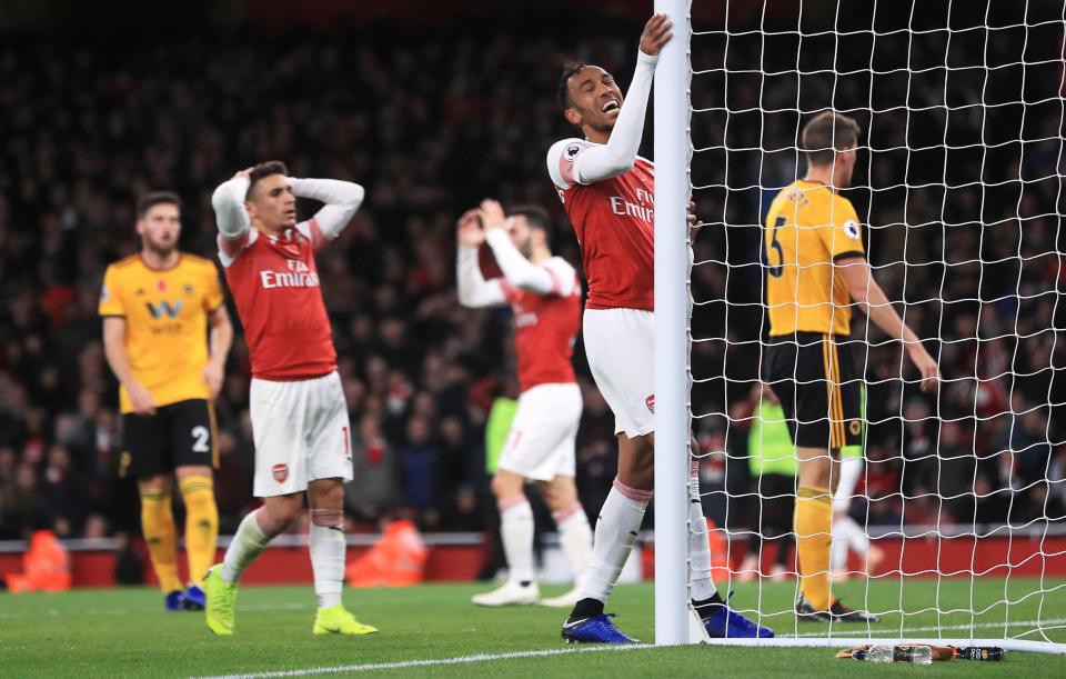 Thống kê chỉ ra Arsenal phải dốc hầu bao chiêu mộ Banega thay thế tội đồ Xhaka - Ảnh 1.