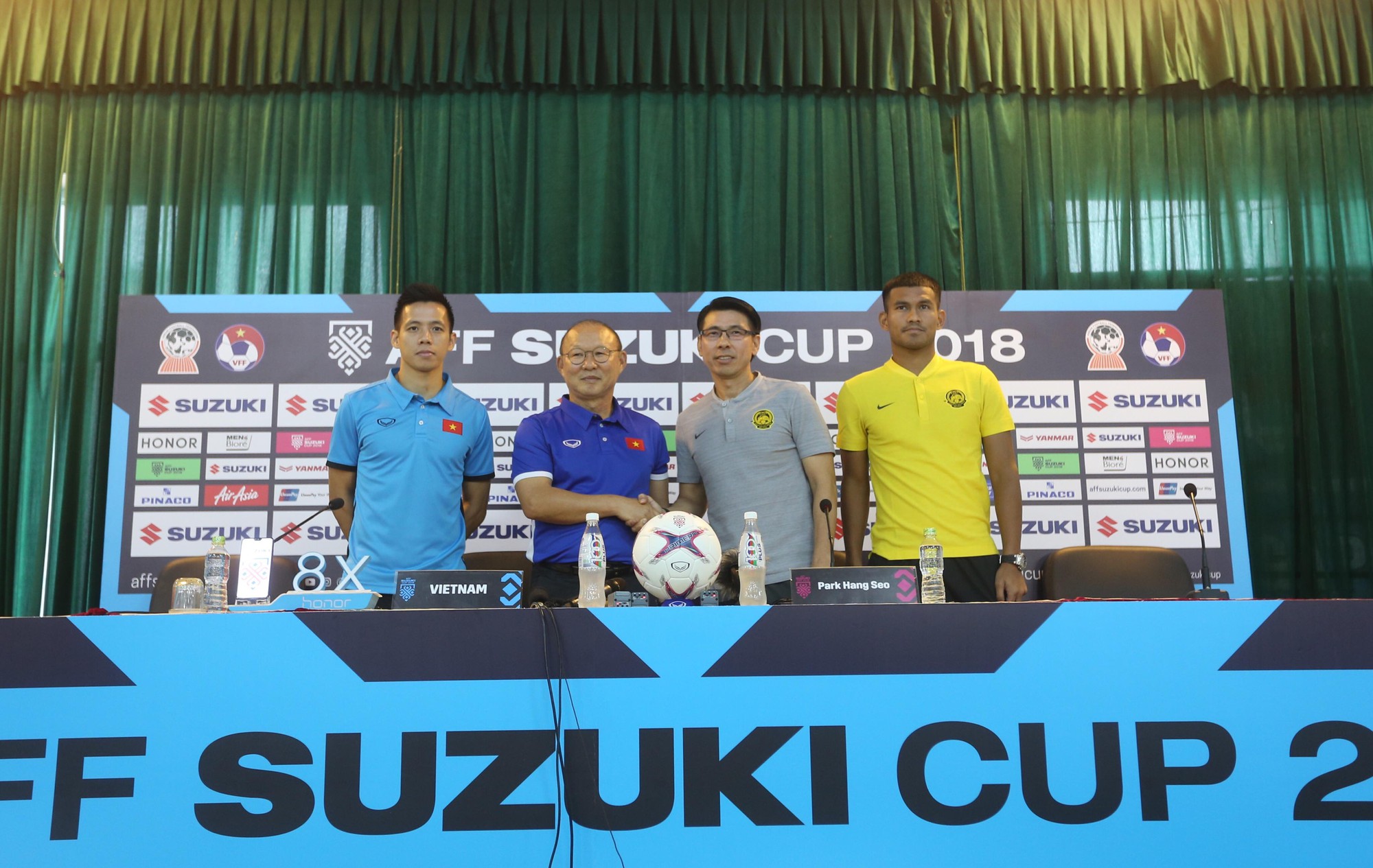 HLV Tan Cheng Hoe: “ĐT Malaysia sẽ để mắt tới Văn Quyết và chơi phòng ngự để giành 1 điểm - Ảnh 1.