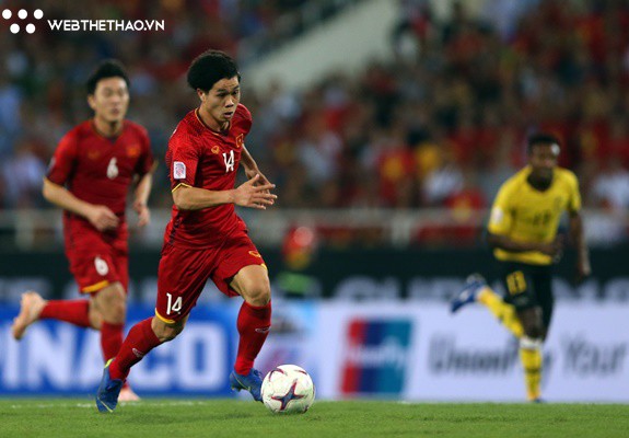Công Phượng, Anh Đức tỏa sáng giúp ĐT Việt Nam đánh bại Malaysia và tới gần bán kết AFF Cup 2018 - Ảnh 4.