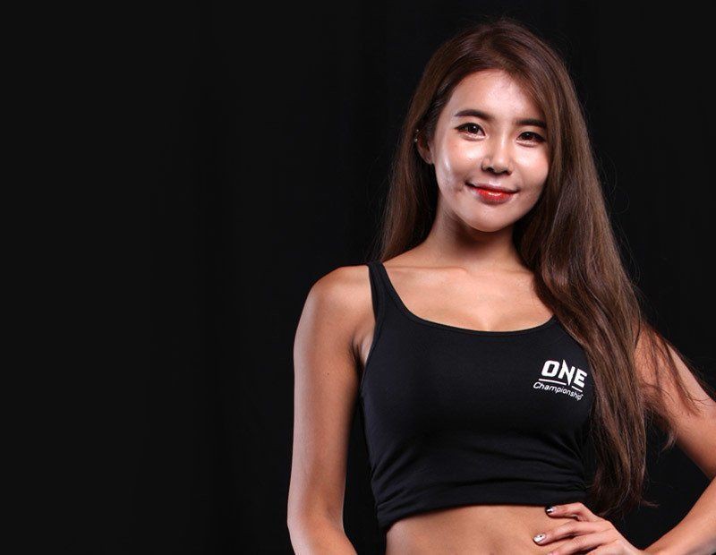 Ring girl ONE Championship: Võ sĩ Việt đẹp trai hơn cả sao Hàn! - Ảnh 3.