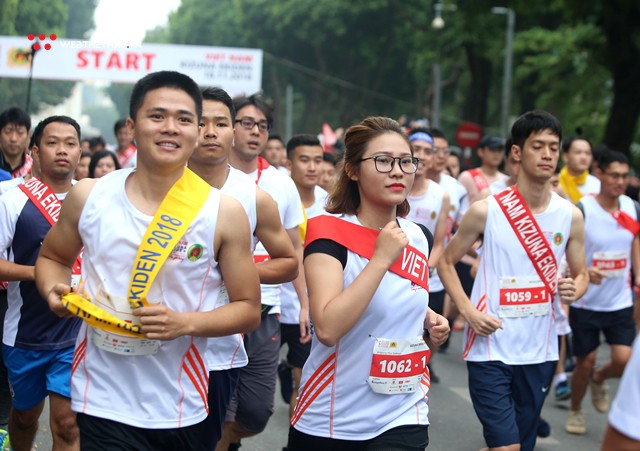 Hơn 800 runner hào hứng hưởng ứng giải chạy tiếp sức Kizuna Ekiden - Ảnh 4.