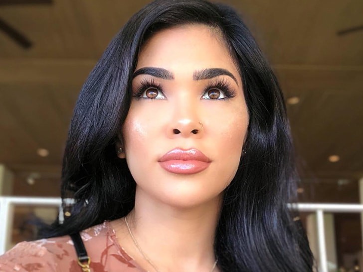 Bóng hồng UFC Rachael Ostovich bị hành hung đến nhập viện - Ảnh 5.