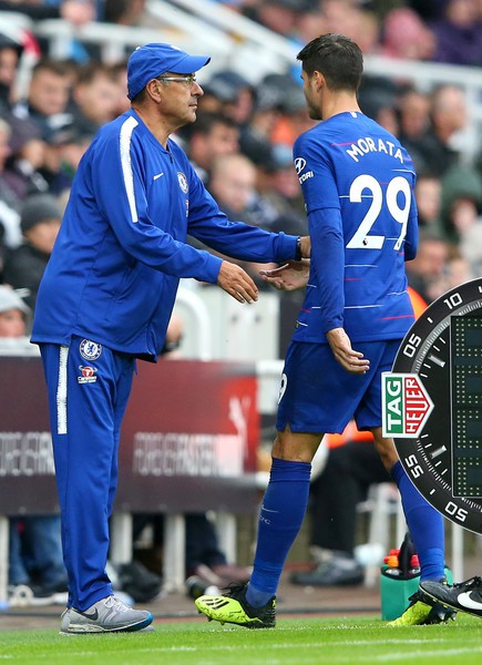 Maurizio Sarri bảo vệ Morata khi anh bị CĐV troll không thương tiếc sau pha bỏ lỡ khó tin - Ảnh 4.