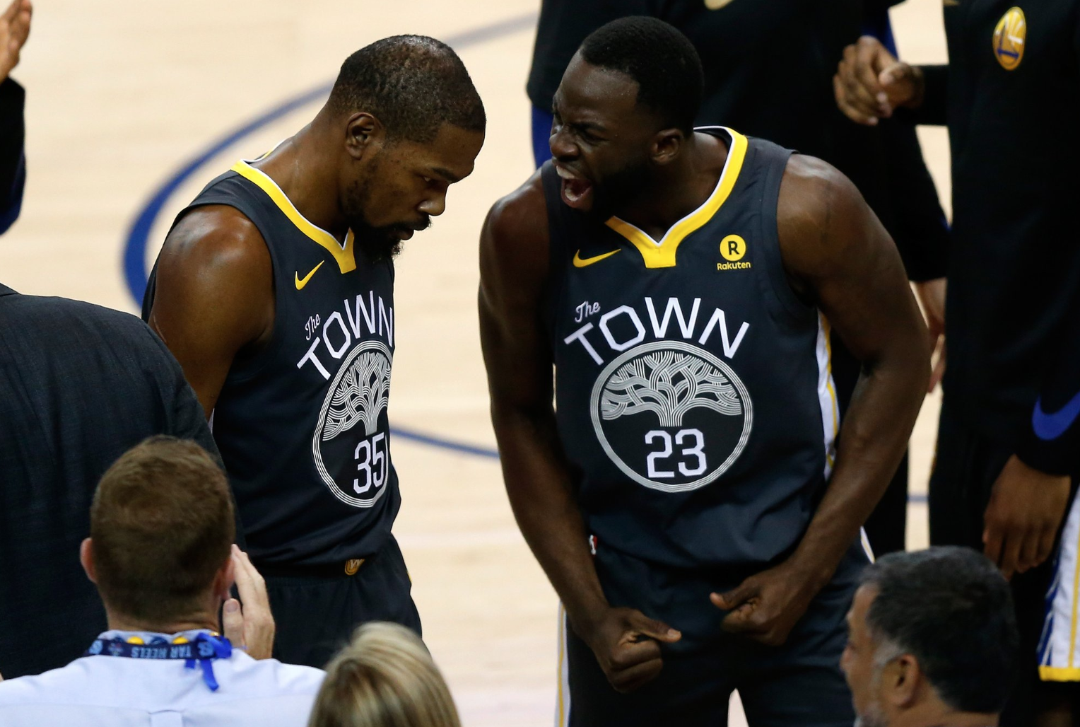 Draymond Green có thực sự gặp chấn thương hay đây là chiêu trò của Golden State Warriors? - Ảnh 1.