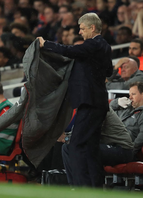 Tiết lộ khó tin về rắc rối của Arsene Wenger thời còn ở Arsenal - Ảnh 3.