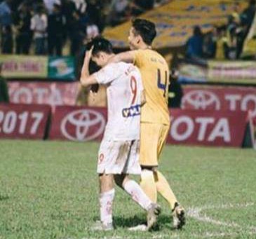 Văn Toàn buồn bã vì không thể đá trận Việt Nam vs Campuchia - Ảnh 2.