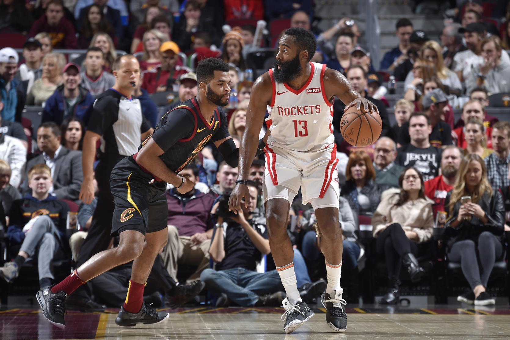 Rockets ôm hận trước Cavaliers trong ngày James Harden vừa làm, vừa phá - Ảnh 1.